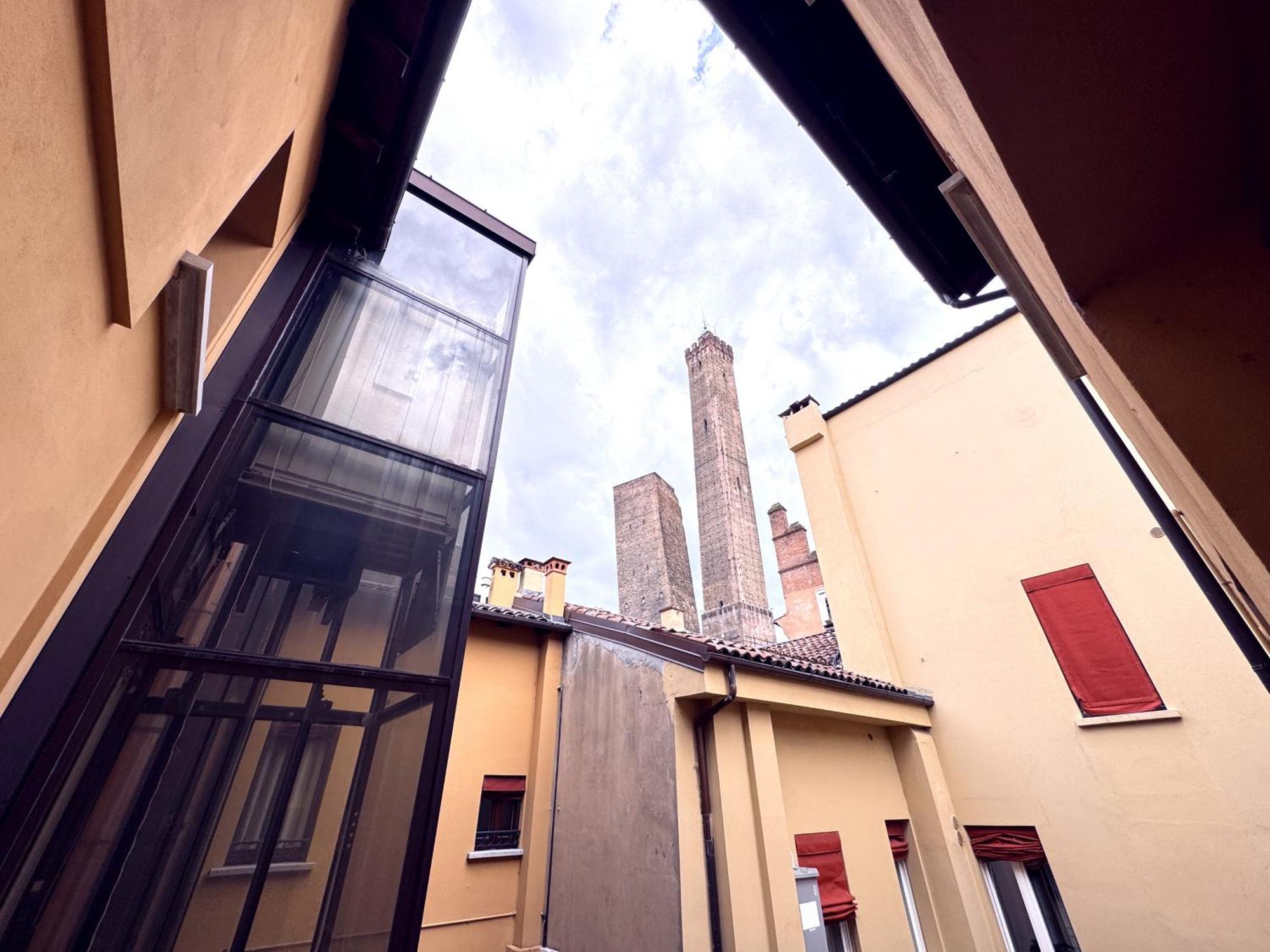Apartamento Realkasa Towers View Bolonia Exterior foto